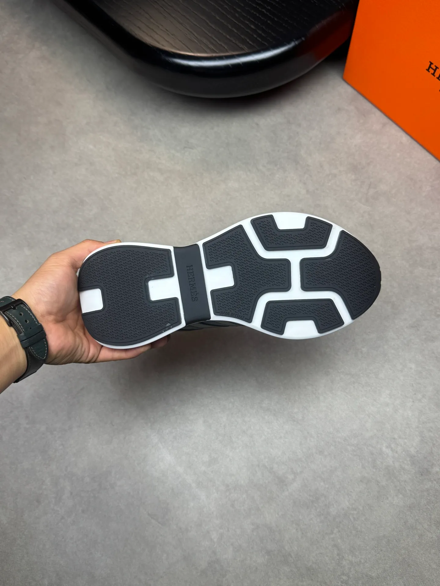 [HERMES] Hermès men's shoes 💰520💰 - high-end quality original items 🔍🔍🔍 casual sports shoes - upper: 🔝 pebbled calfskin, brand high mercerized canvas, body sewn with brand ´H´ totem, tongue brand logo cloth label - lining: water-dyed cowhide -Outsole: Ultra-light T men's shoes 💰U foam·rubber; two-color molded outsole -Ultra-high quality control·Fine workmanship: highlighted (high-end·luxury·grade) -Size: 39-44 (38, 45, can be customized)